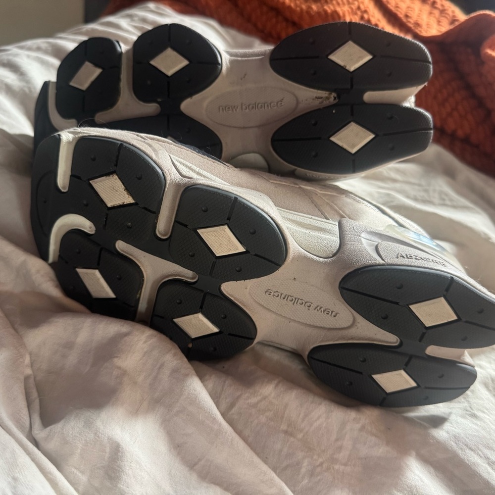 New Balance Cream and Blue Athletic Shoes - Picture 4 of 6